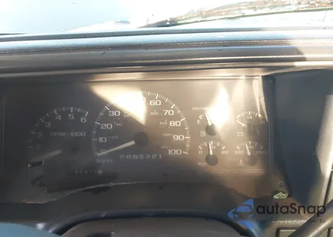 1997 Chevrolet K1500 Fleetside z USA, uszkodzony, nr VIN 1GCEK19WXVE197556